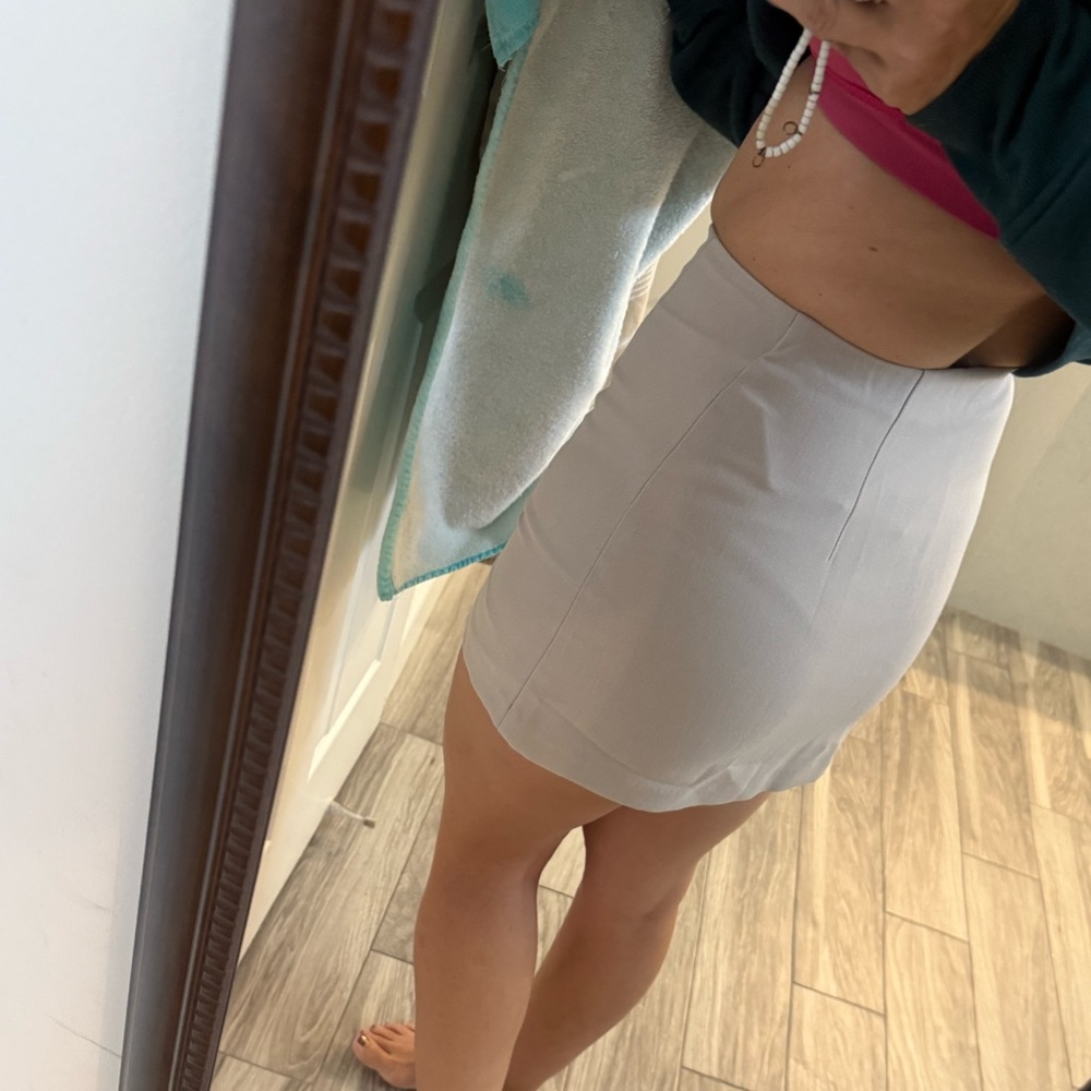 Abercrombie & Fitch Cream Mini Skirt skort